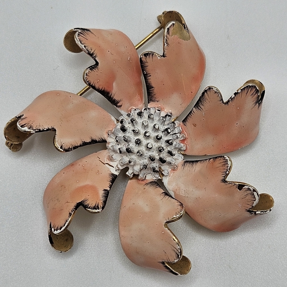 VINTAGE Weiss Signed 3D Pink Enamel Flower Gold Tone Brooch Pin